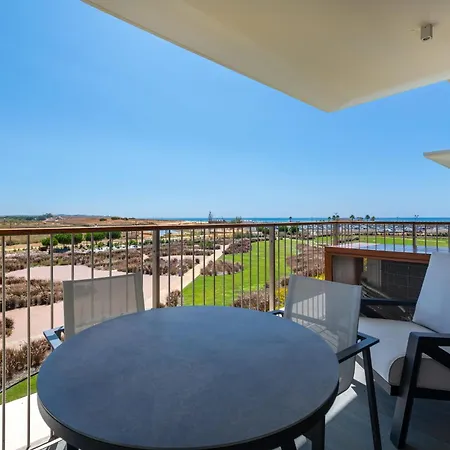 Apartment Cond Bayline Lux Beach&spa - Atum - By Bedzy